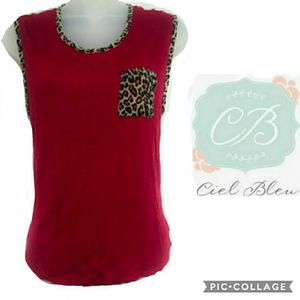 SMALL/MEDIUM ciel bleu top with peekaboo back